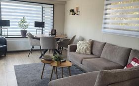 Chalet Linée in bosrijke omgeving Anloo